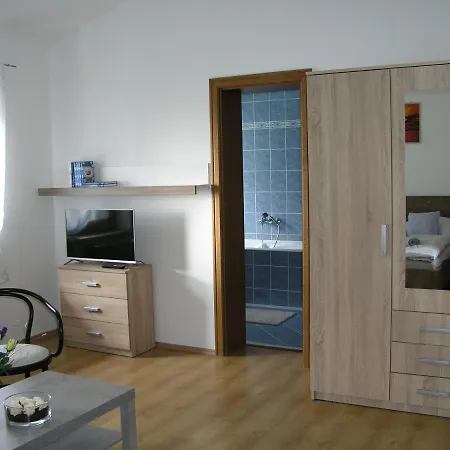 Vlasta 4* KLV